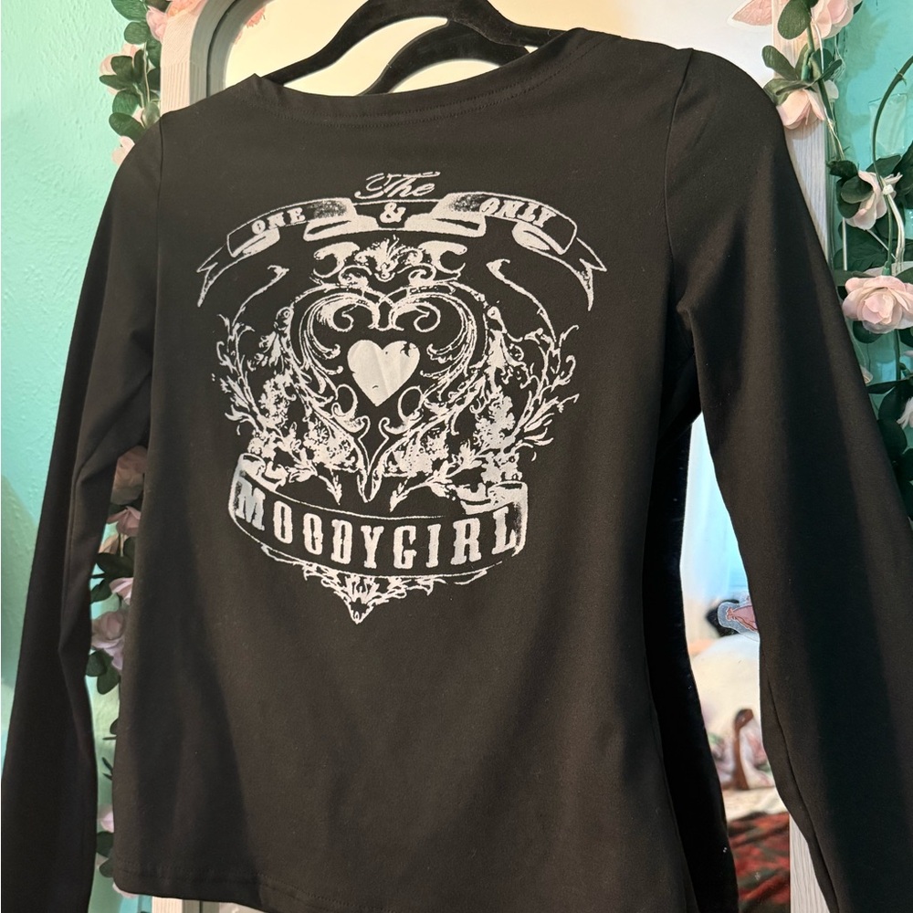 SHEIN Black Graphic Long Sleeve Tee